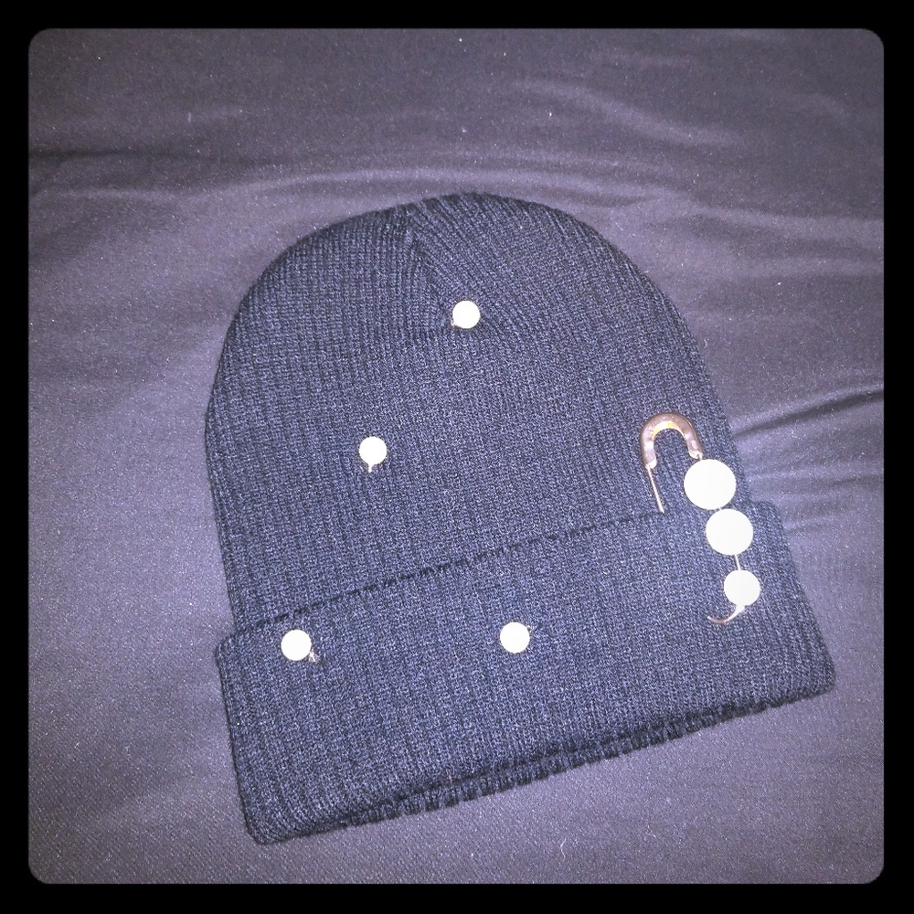 Pearl embellished beanie